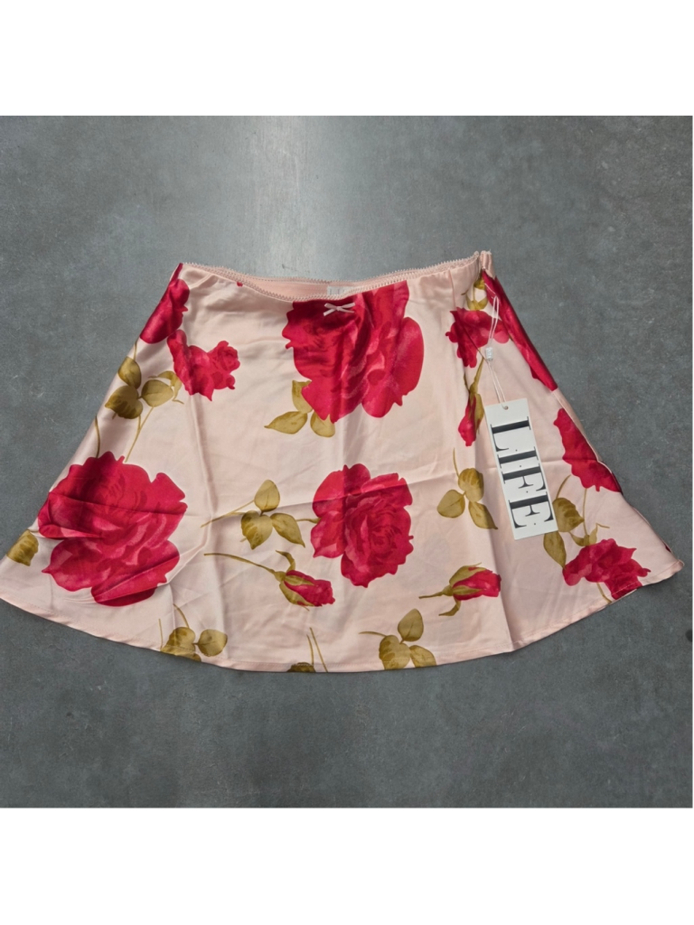 NWT Life Floral Pink Miniskirt Summer Feminine Size M Juniors